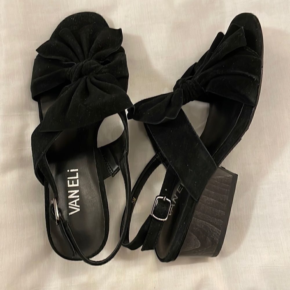 VANELI BLACK SUEDE SANDALS. NEW